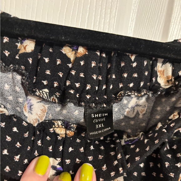 Black Floral Print Skirt - Picture 3 of 4